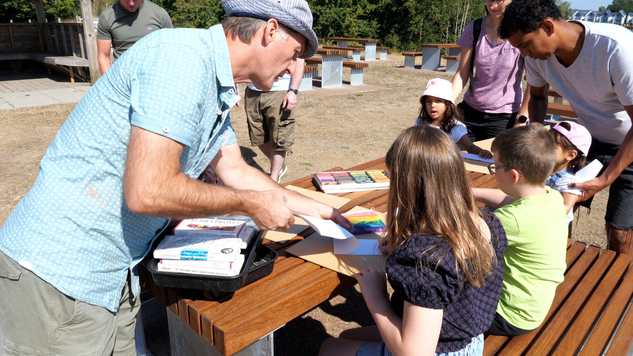 Artist led workshop for families at Conningbrook Lakes, Ashford.